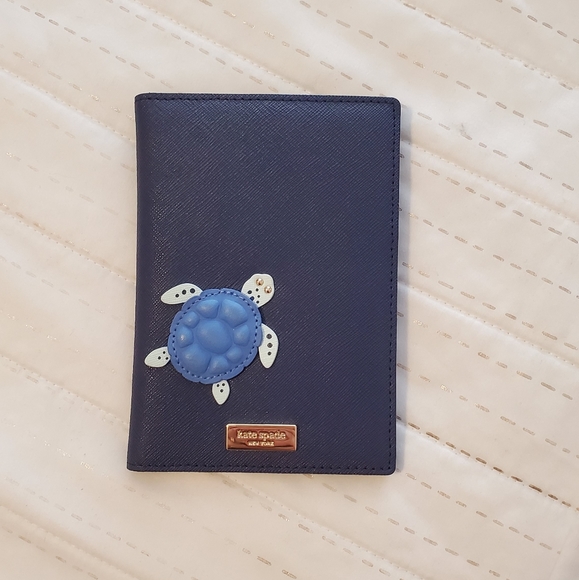Kate Spade Turtle Under the Sea Passport - Picture 2 of 11